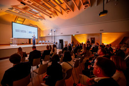 LUKAS BARTKUS PIC. 20251028 1948 0440 71 LBA 0440 LBA 0440