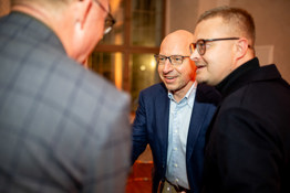 LUKAS BARTKUS PIC. 20251028 1921 9959 33 LBA 9959 LBA 9959